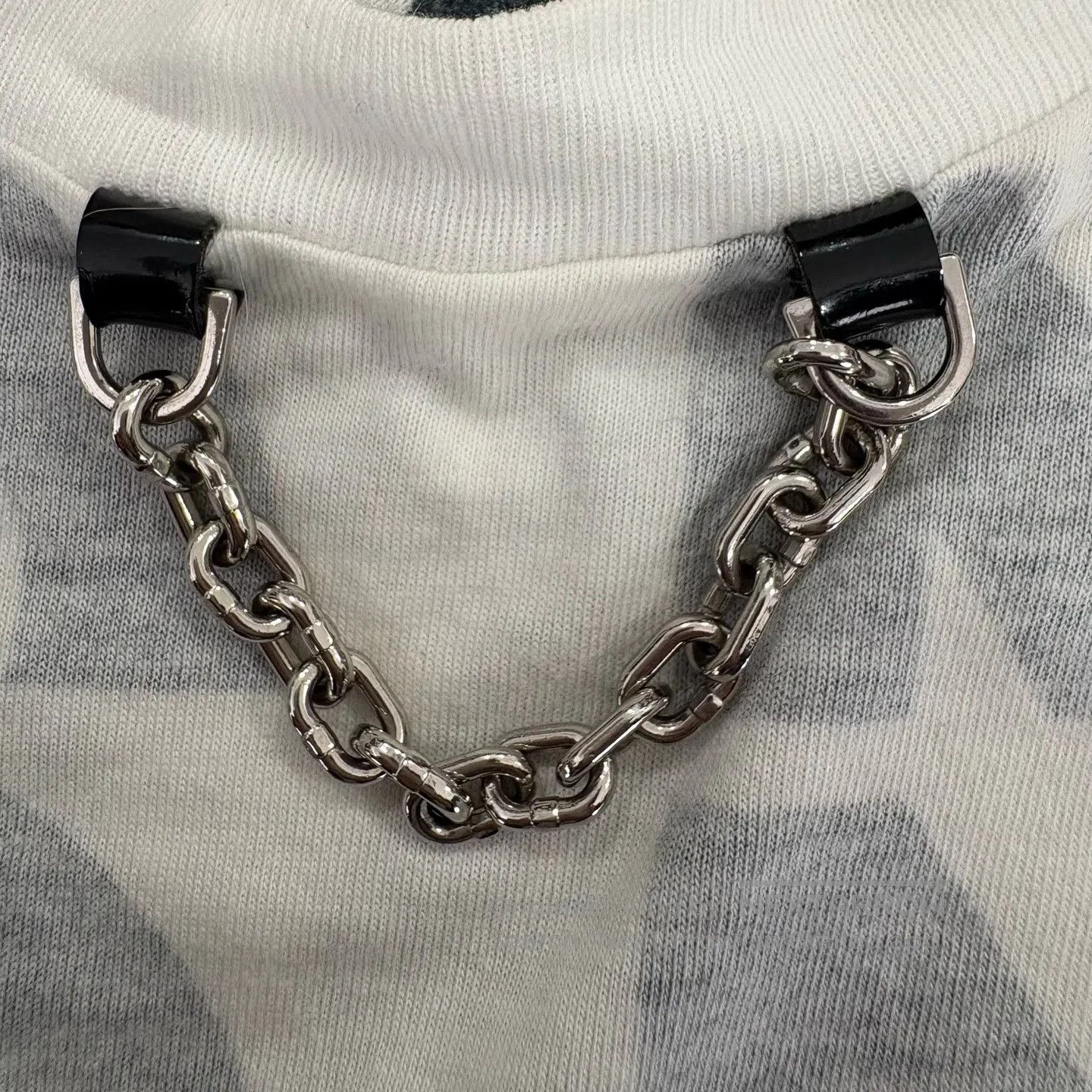 Louis Vuitton Louis Vuitton Large logo chain-print short-sleeve T-shirt Size US S / EU 44-46 / 1 - 5 Thumbnail
