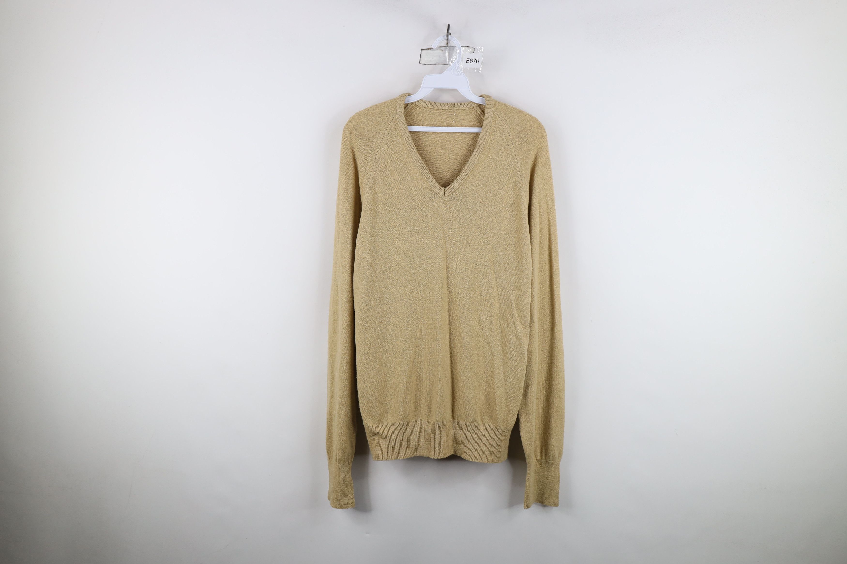 Vintage Vintage 70s Streetwear Knit V-Neck Sweater Beige Khaki USA Size US M / EU 48-50 / 2 - 1 Thumbnail