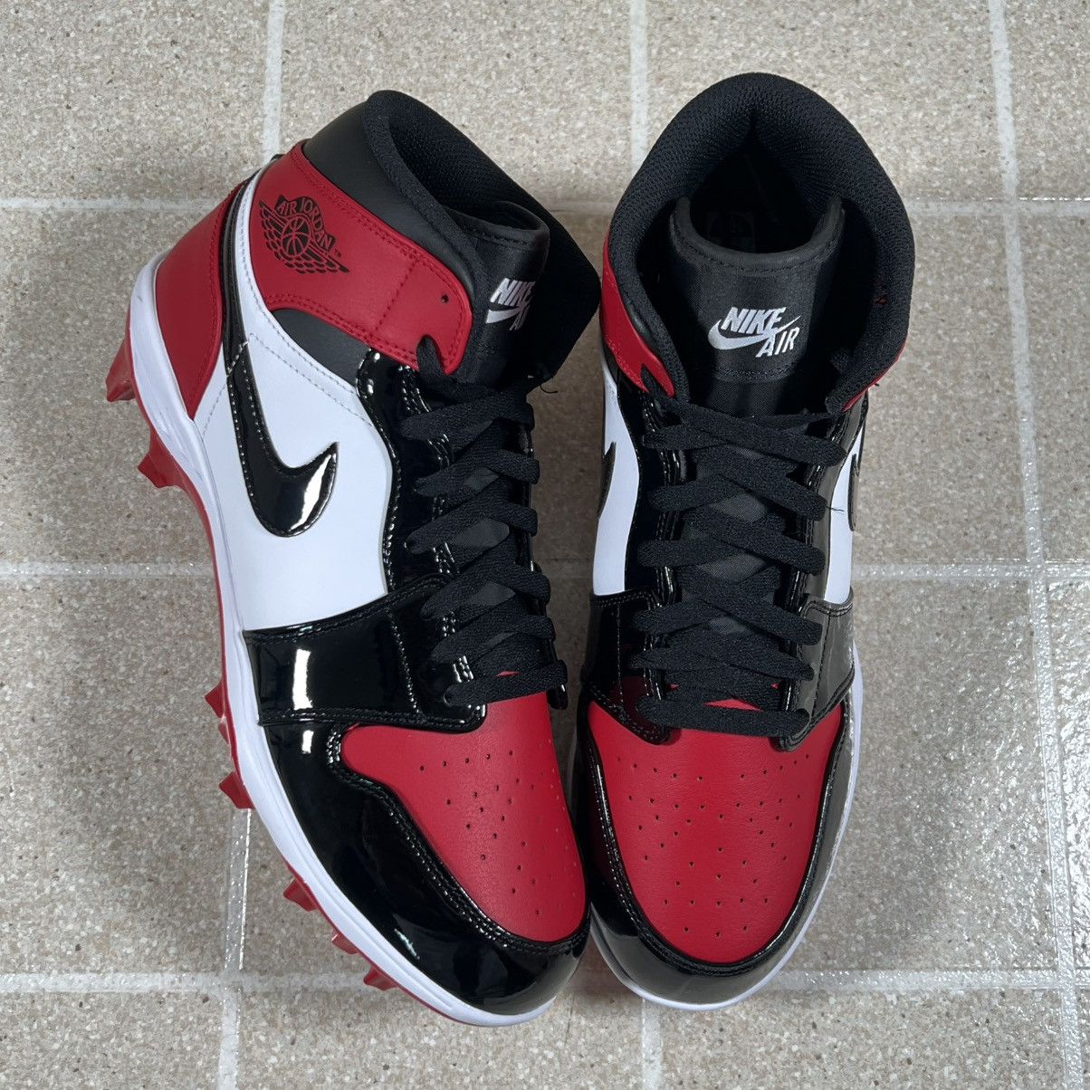 Jordan Brand New Men’s 10.5 Nike Air Jordan 1 MID TD Red Black Cleats Size US 10.5 / EU 43-44 - 1 Thumbnail