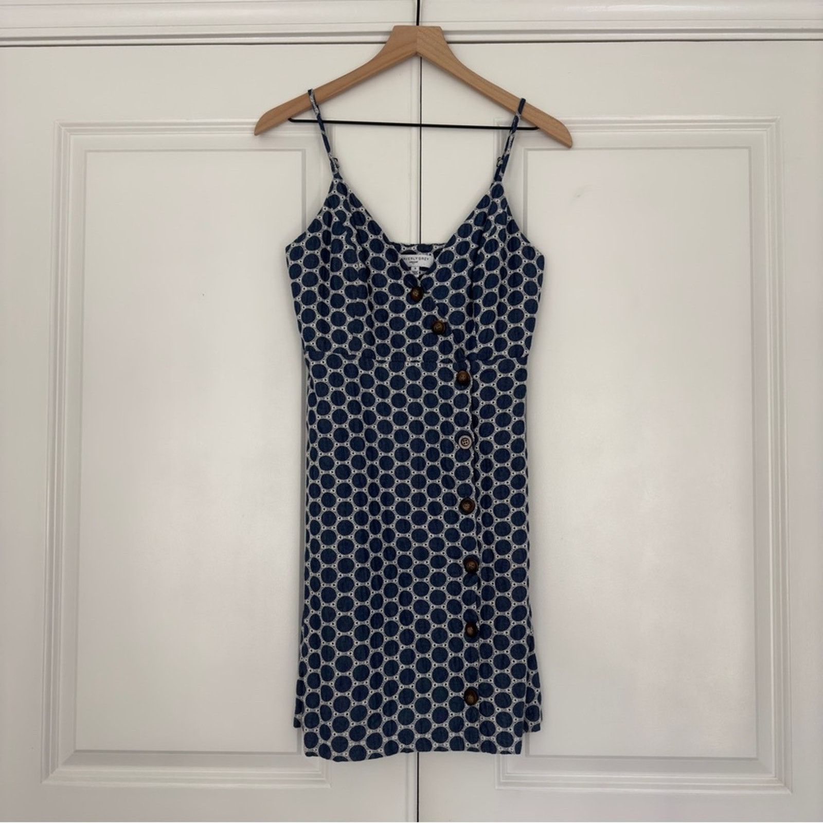 Other Waverly Grey Button Down Eyelet Circle Pattern Mini Dress S Size S / US 4 / IT 40 - 1 Thumbnail