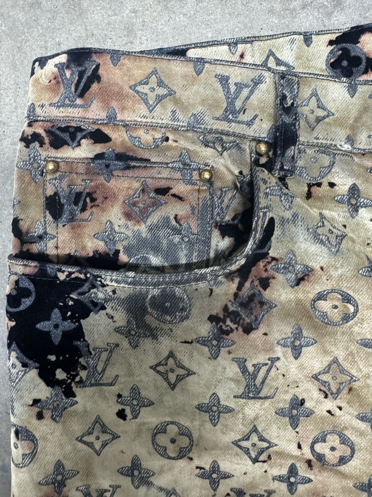 Louis Vuitton Louis Vuitton Monogram Bleached Denim Pants Size US 40 / EU 56 - 3 Thumbnail