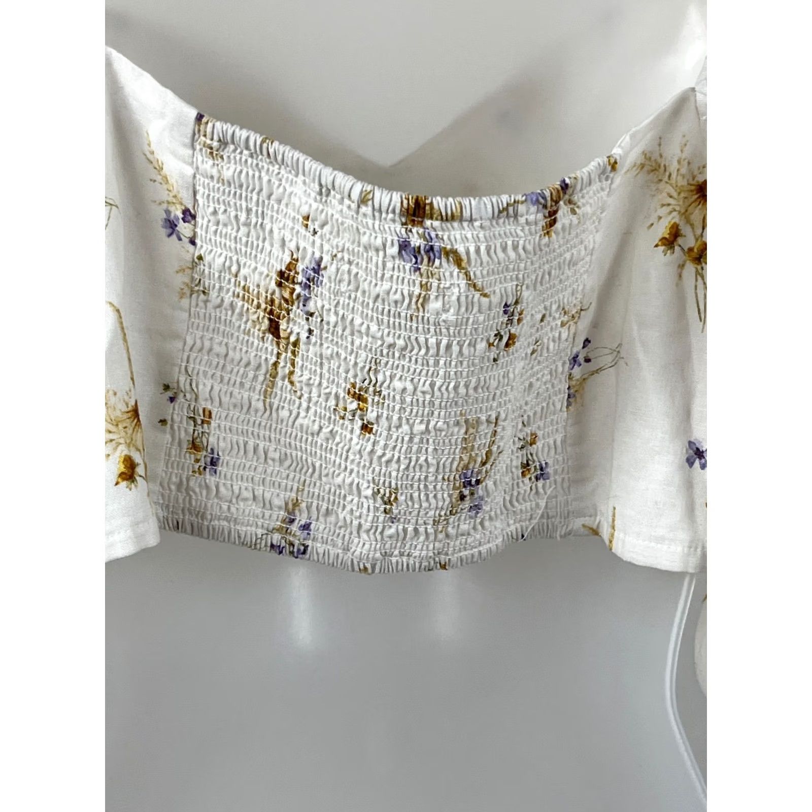 H&M H&M Crop Top Womens L White Floral Puff Sleeve Cropped Slouchy Back Smocked Back Size L / US 10 / IT 46 - 6 Thumbnail