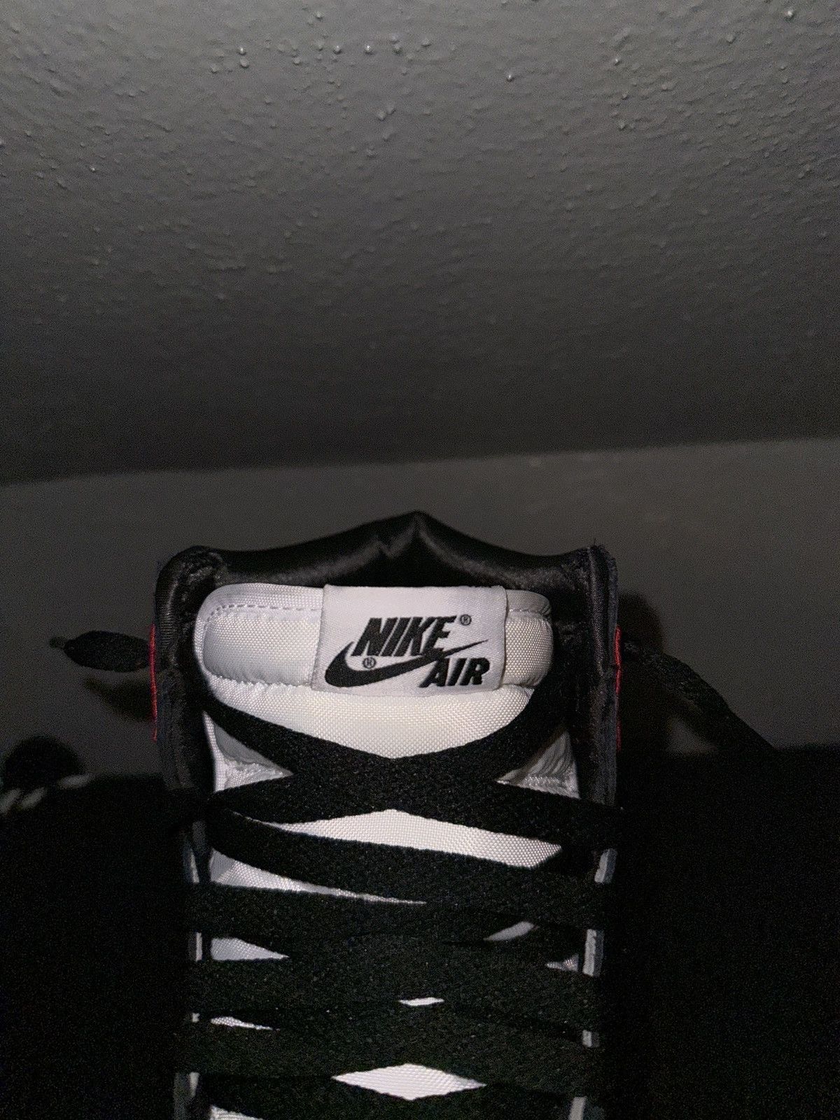 Jordan Brand Air Jordan 1 Satin Black Toe Size US 9 / EU 42 - 8 Thumbnail