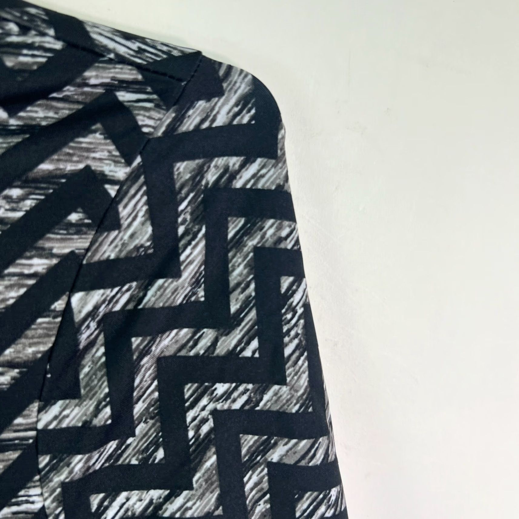 Vintage Fury Top Geometric Print Womens 3XL Black/Gray Size XXL / US 16-18 / IT 52-54 - 2 Thumbnail