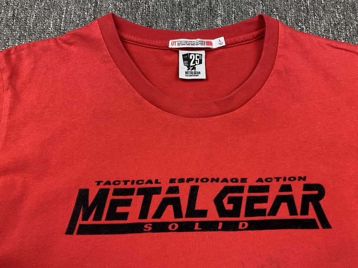 Uniqlo Metal Gear 25th Anniversary Shirt Size US L / EU 52-54 / 3 - 4 Thumbnail