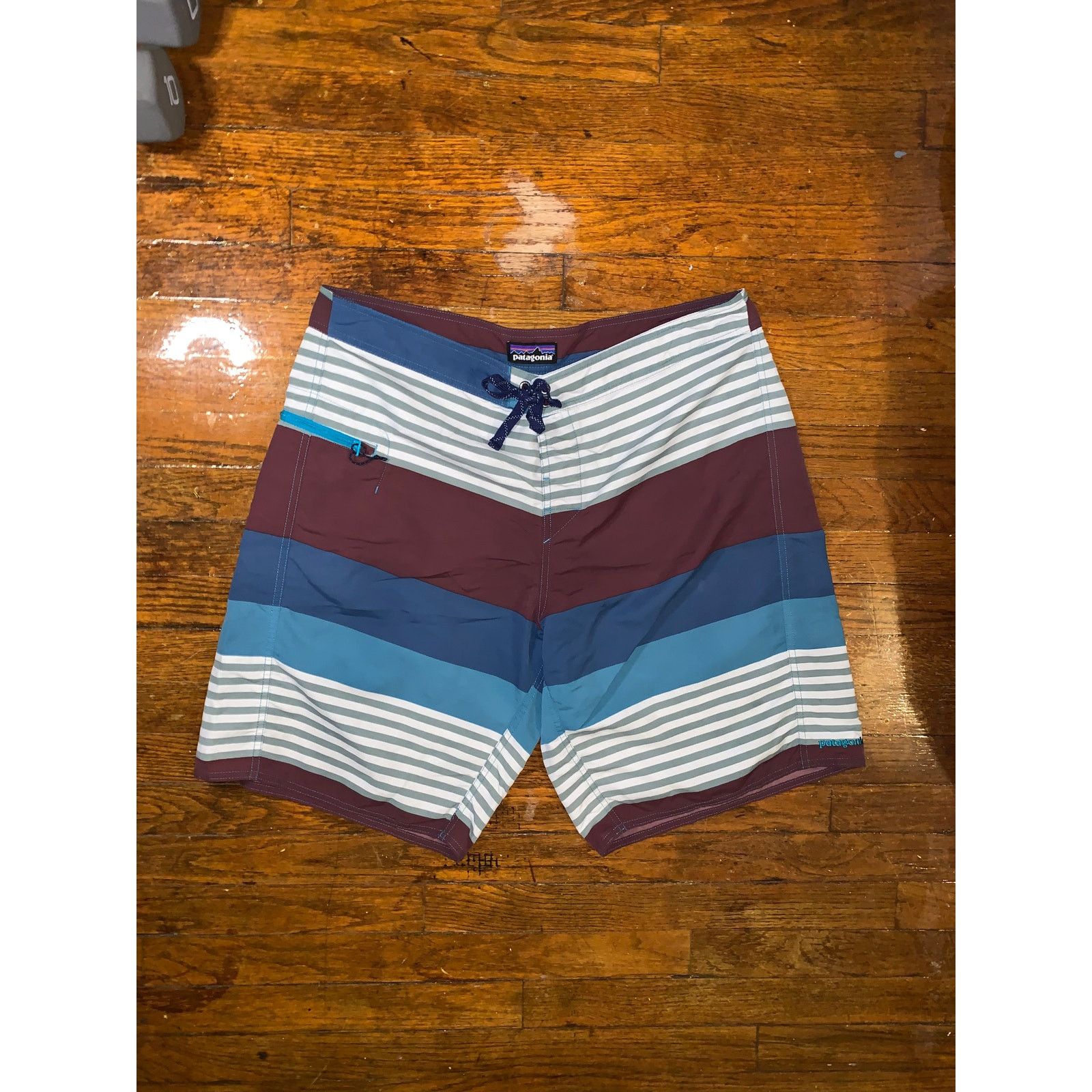 Patagonia Patagonia Wavefarer Board Shorts 38 Striped Nylon Swim Trunk Size US 38 / EU 54 - 1 Thumbnail