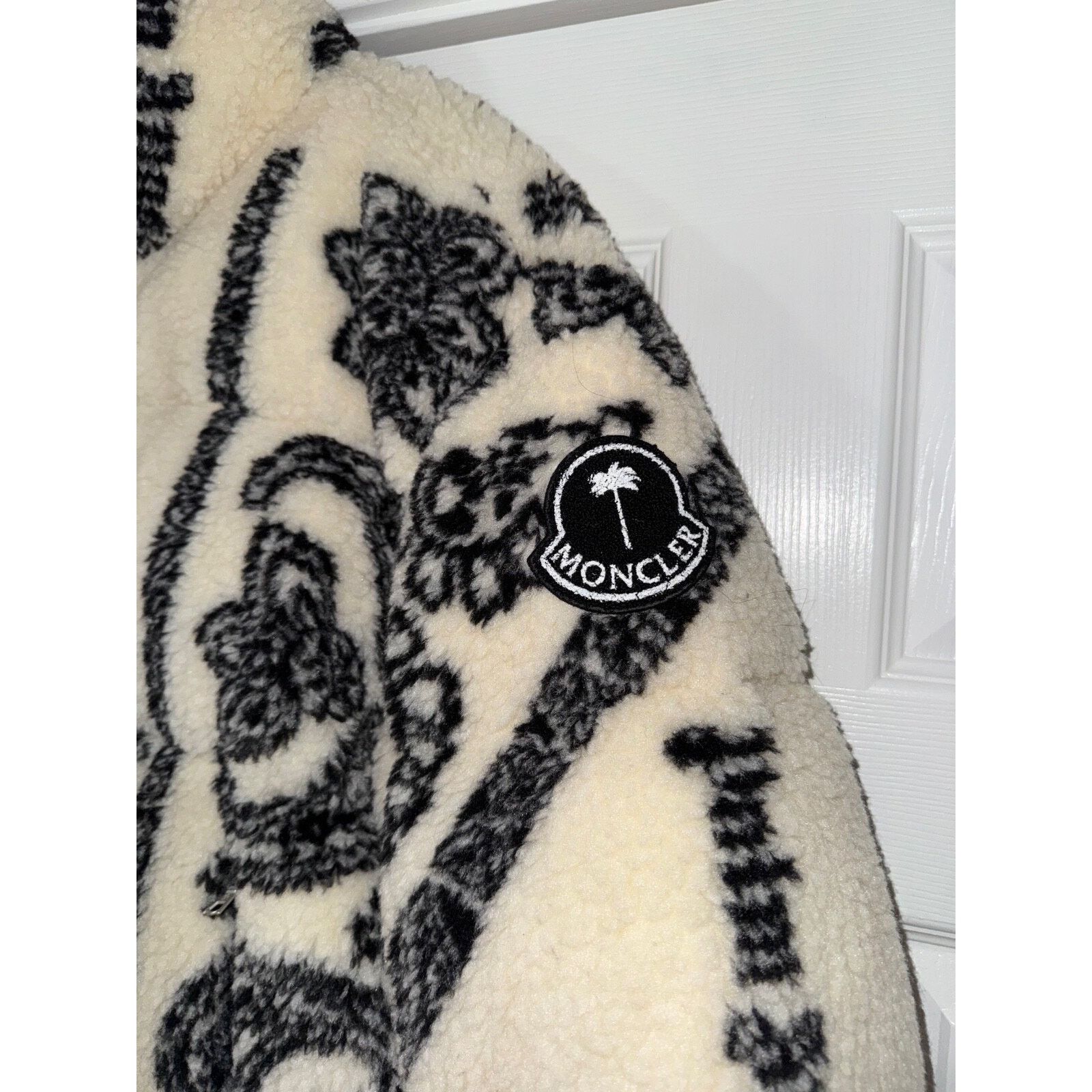 Moncler Moncler x Palm Angels Baden Paisley White Black Men's TG 4 Size US L / EU 52-54 / 3 - 9 Thumbnail