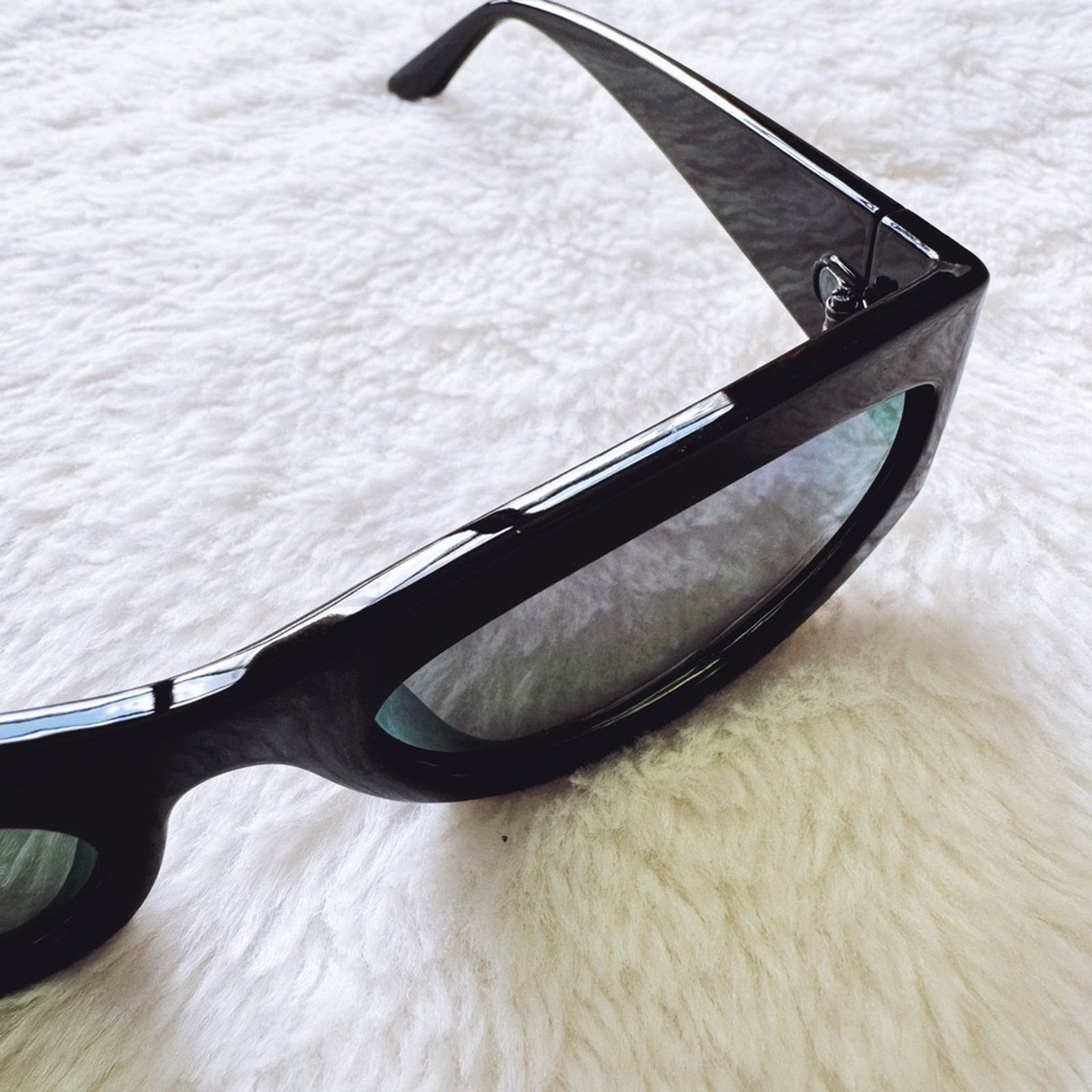 Other Faye Mirrored Purple with Black Rim Sunglasses Size ONE SIZE - 8 Thumbnail