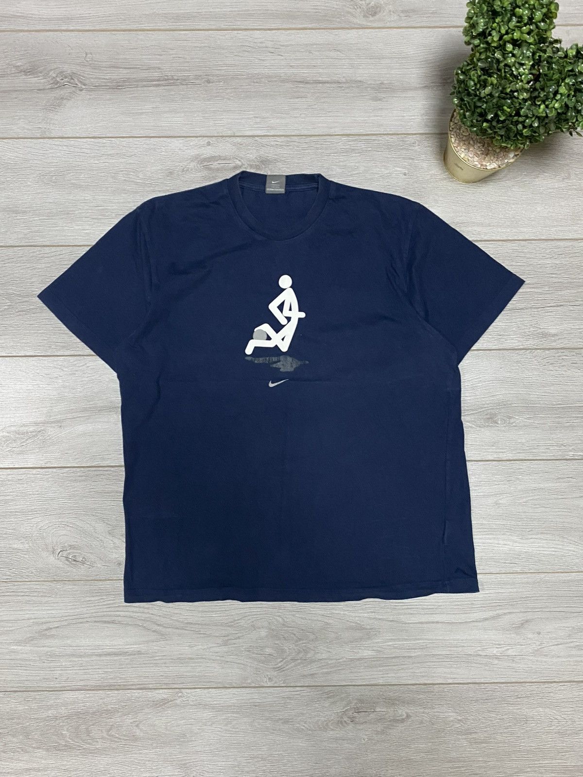 Vintage Nike vintage centr swoosh soccer football stickman t-shirt Size US XL / EU 56 / 4 - 1 Thumbnail