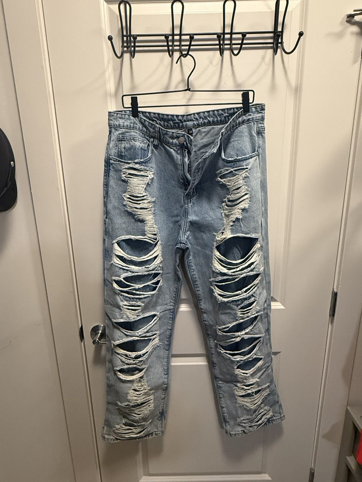 (RARE) VALE DISTRESSED DENIM