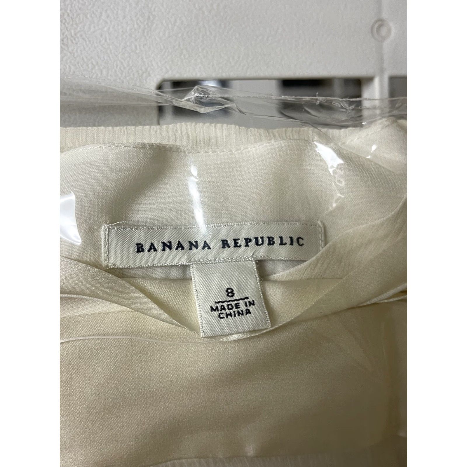 Banana Republic Banana Republic Dress Womens 8 Cream Silk Sleeveless Knee Length Casual Formal Cocktail 100% Silk Satin Size M / US 6-8 / IT 42-44 - 4 Thumbnail