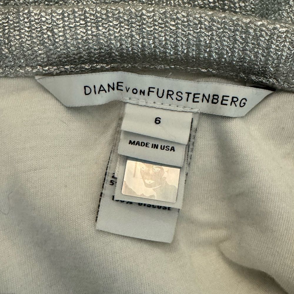 Diane von Furstenberg Diane Von Furstenburg SZ 6 pencil silver shimmer skirt Size 28" / US 6 / IT 42 - 3 Thumbnail
