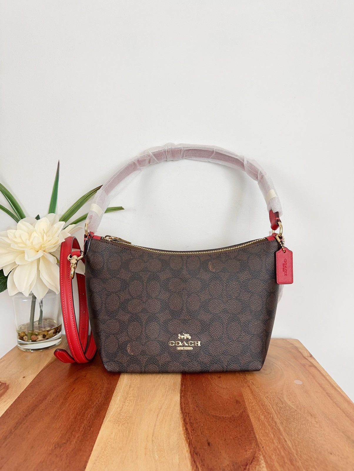 Coach NWT Coach Zip Top Shoulder Bag In Signature Canvas Size ONE SIZE - 2 Thumbnail