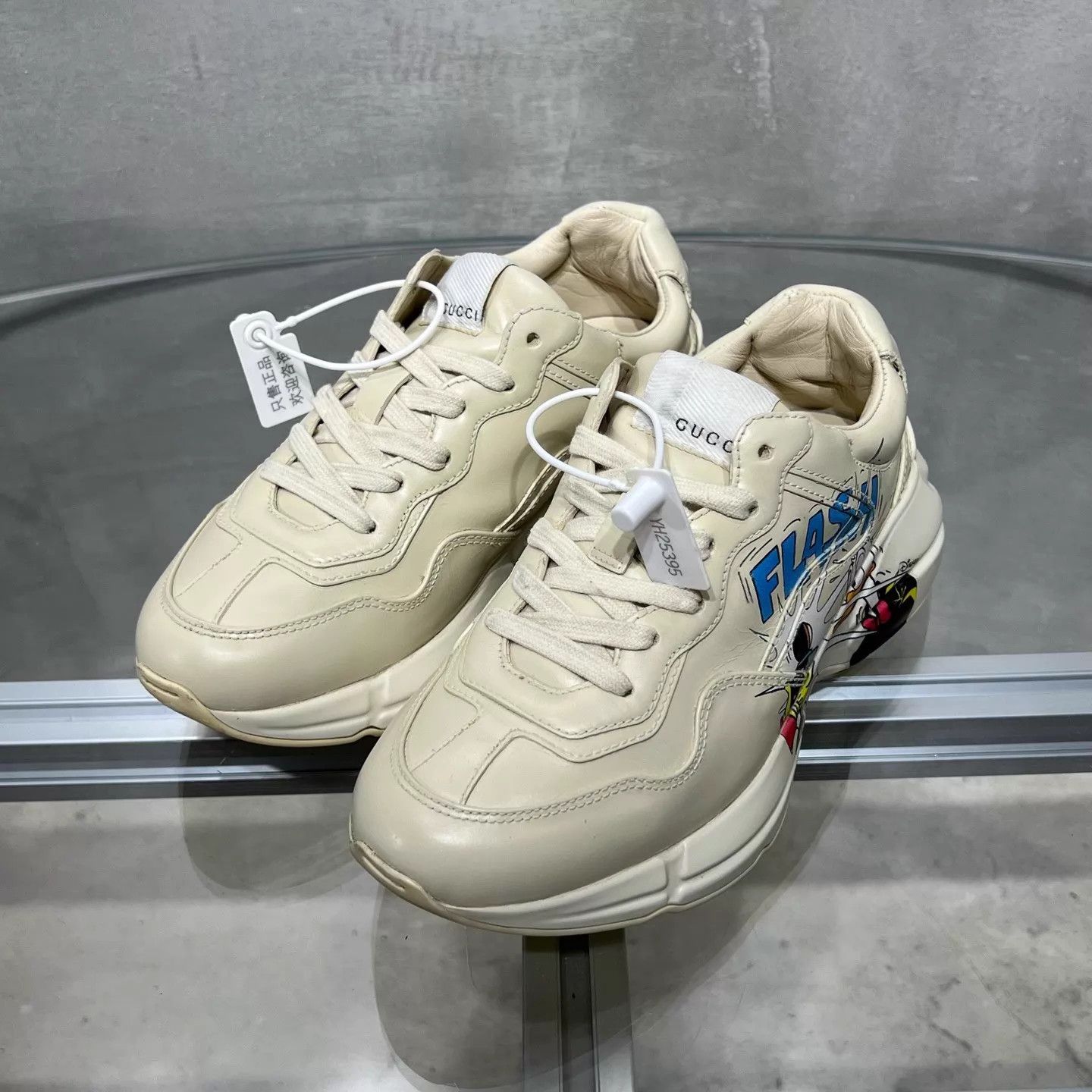 Gucci Gucci Donald Duck Dad Sneaker Women's 35.5 Size US 5 / IT 35 - 2 Thumbnail