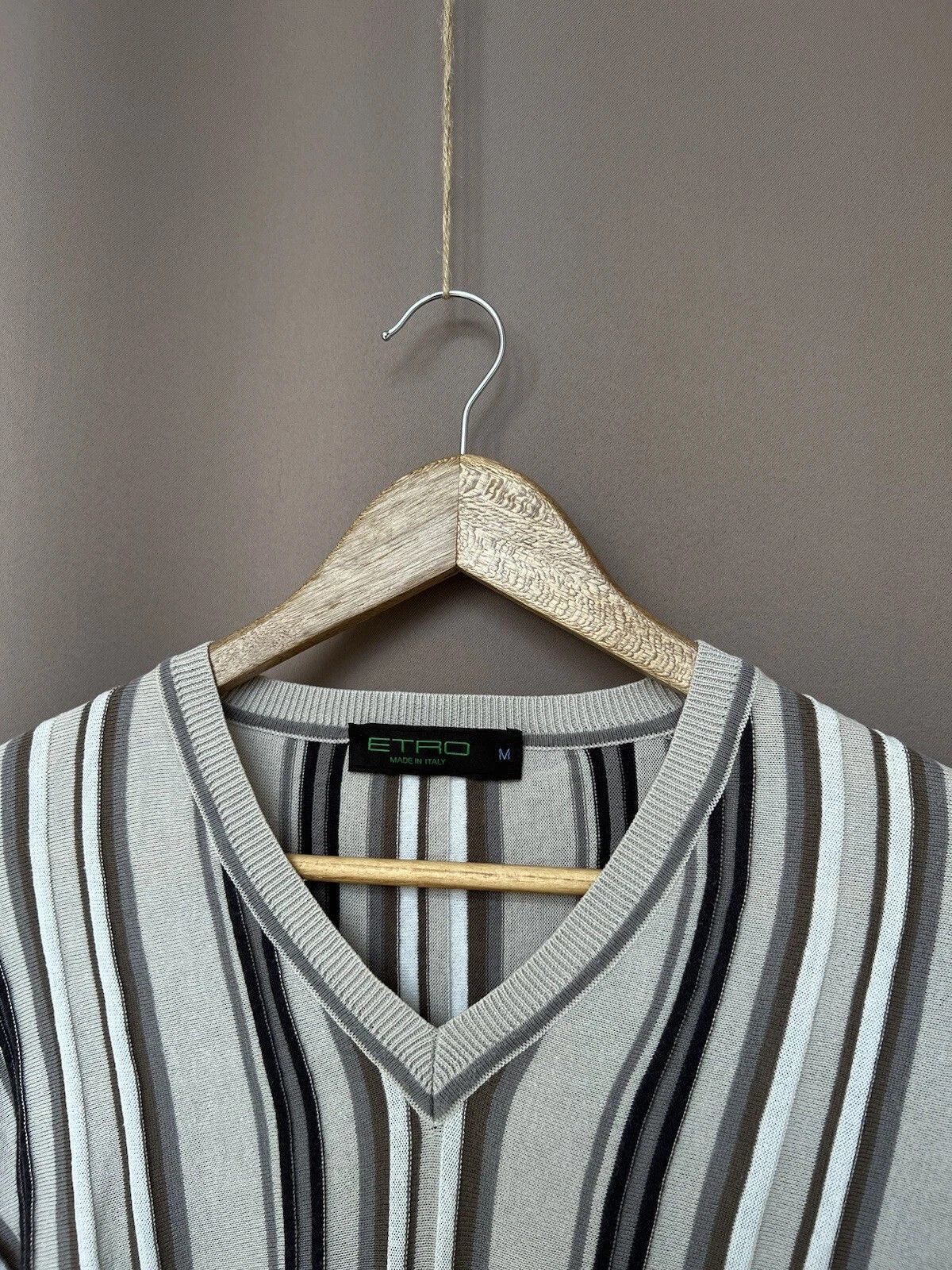 Etro Etro Wool Striped V-Neck Jumper Womens Size M Sweater Size M / US 6-8 / IT 42-44 - 9 Thumbnail