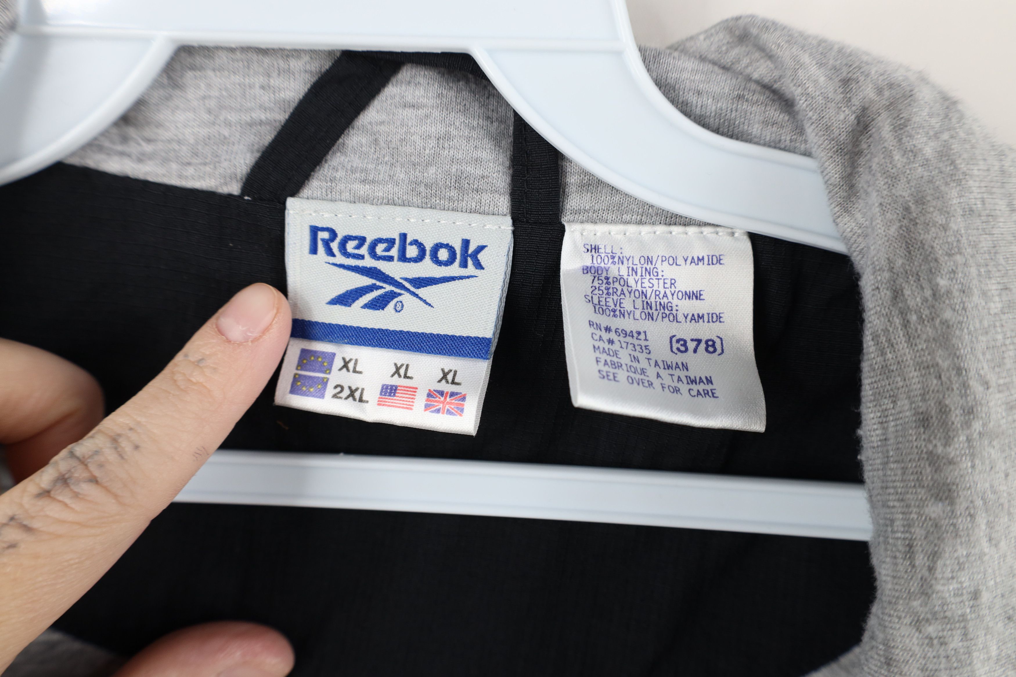 Reebok Vintage 90s Reebok Packable Pullover Windbreaker Jacket Size US XL / EU 56 / 4 - 6 Thumbnail
