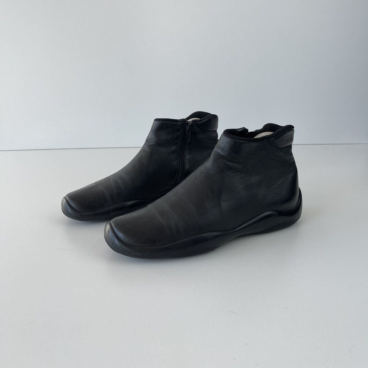 Prada Prada Sport 1999 Red Tab Side Zip Leather Vintage Boots Blac Size US 7.5 / IT 37.5 - 1 Thumbnail