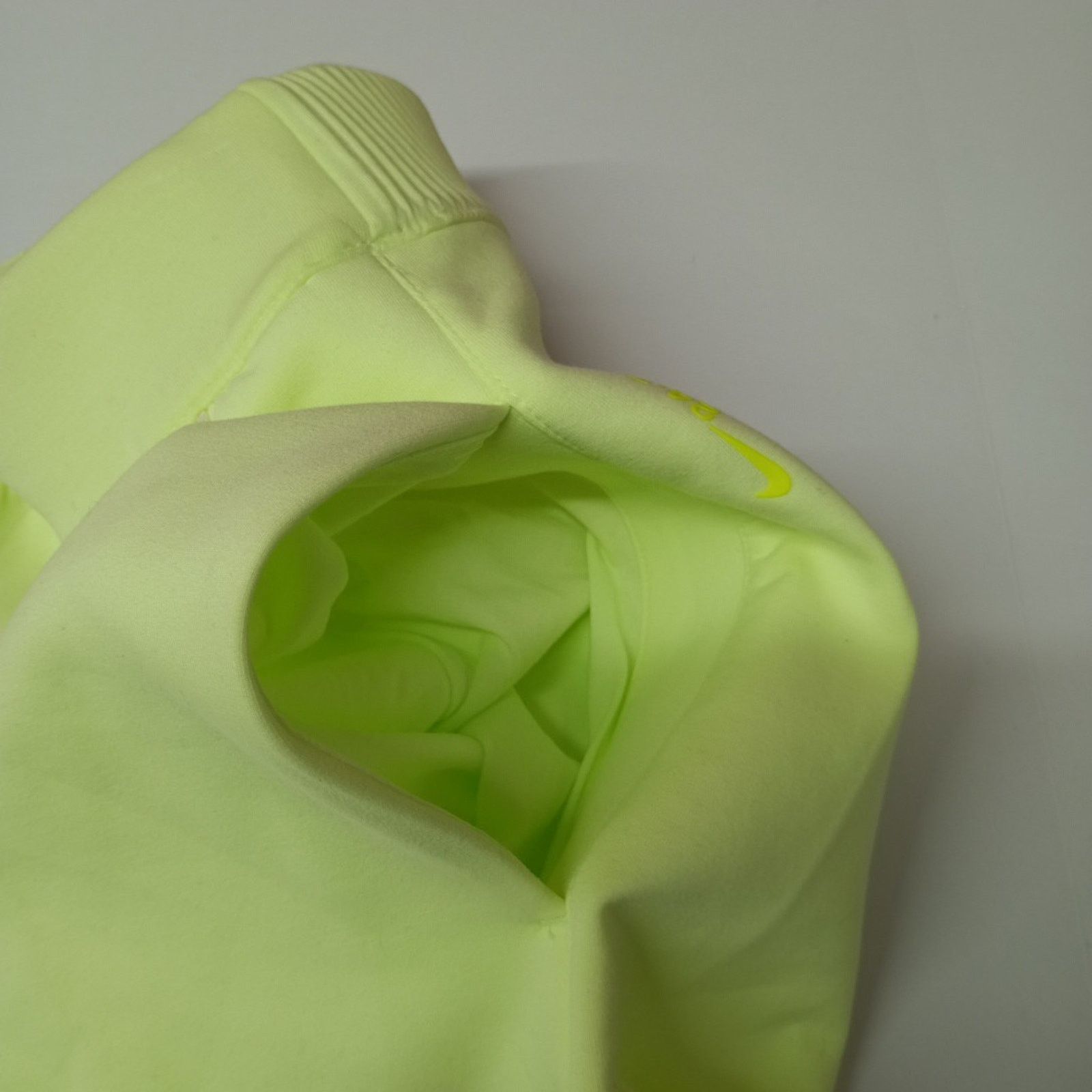 Nike Nike Dri-FIT 24.7 Shorts Women's 2XL Light Yellow Green Size 40" / US 18 - 3 Thumbnail