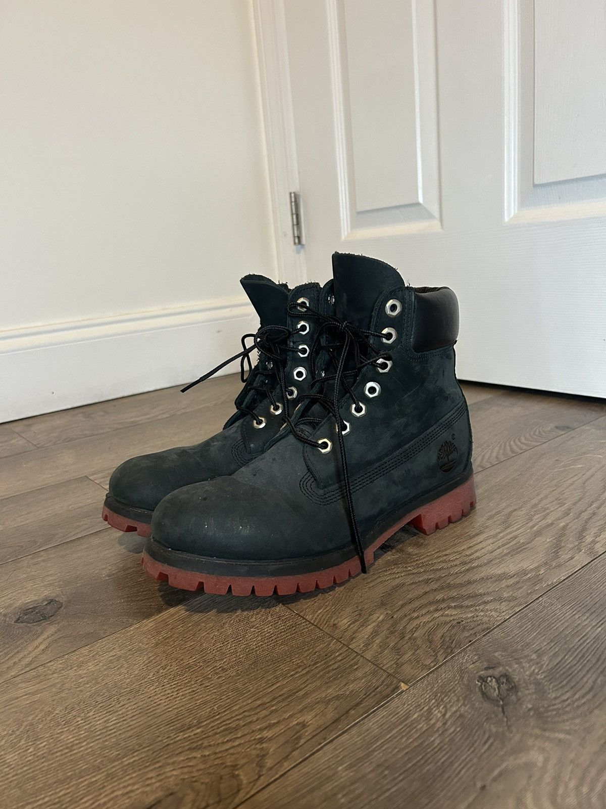 Timberland timberland 6 inch black+red sole boots Size US 7 / EU 40 - 2 Thumbnail