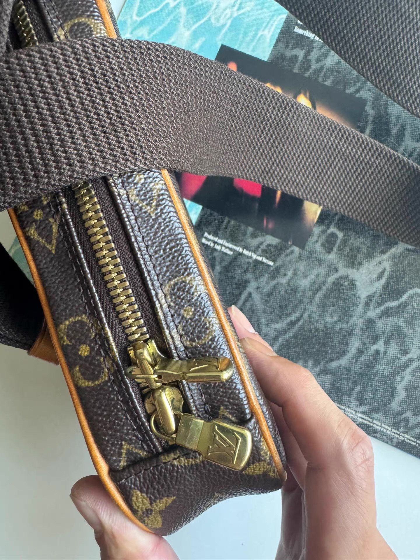 Louis Vuitton Louis Vuitton LV Crossbody / Shoulder Bag Q17 Size ONE SIZE - 5 Thumbnail