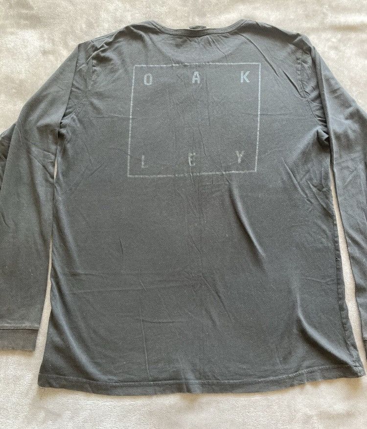 Oakley Vintage Oakley Surf Square Logo Faded T-shirt Size US XL / EU 56 / 4 - 1 Thumbnail