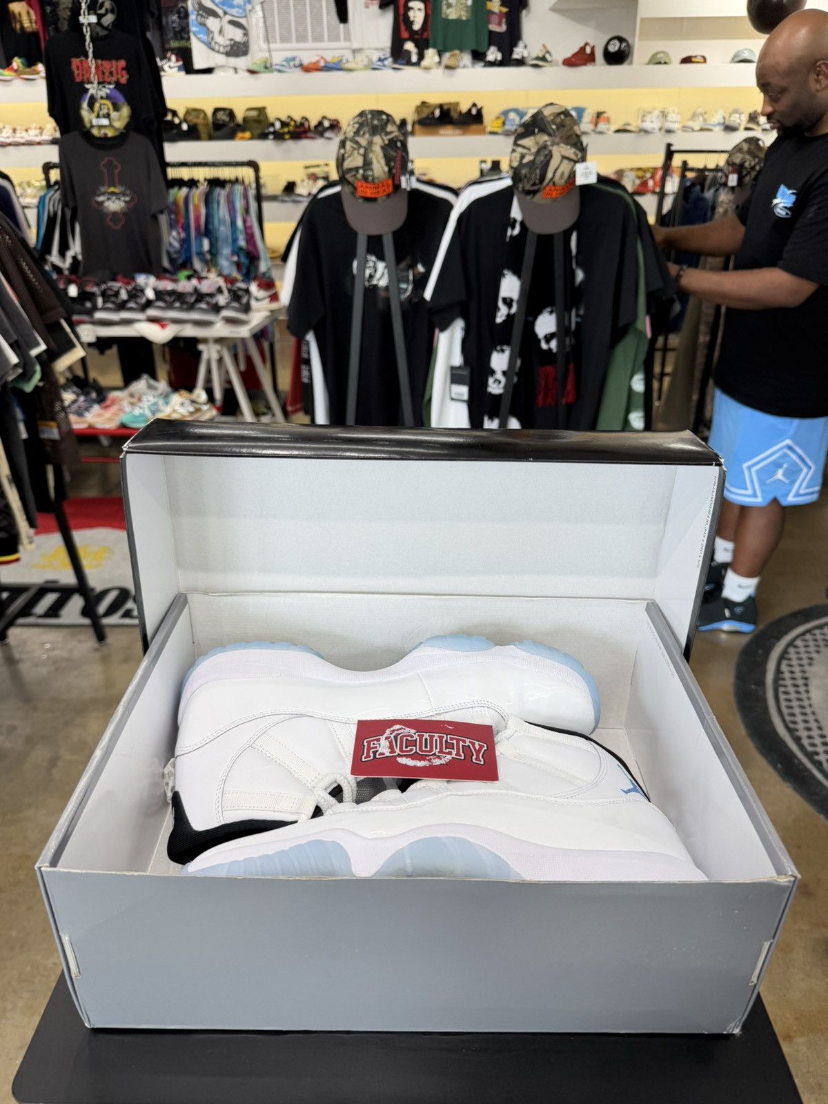 Jordan Brand Jordan 11 Legend Blue Colombia Size 10 (2024) Size US 10 / EU 43 - 14 Thumbnail