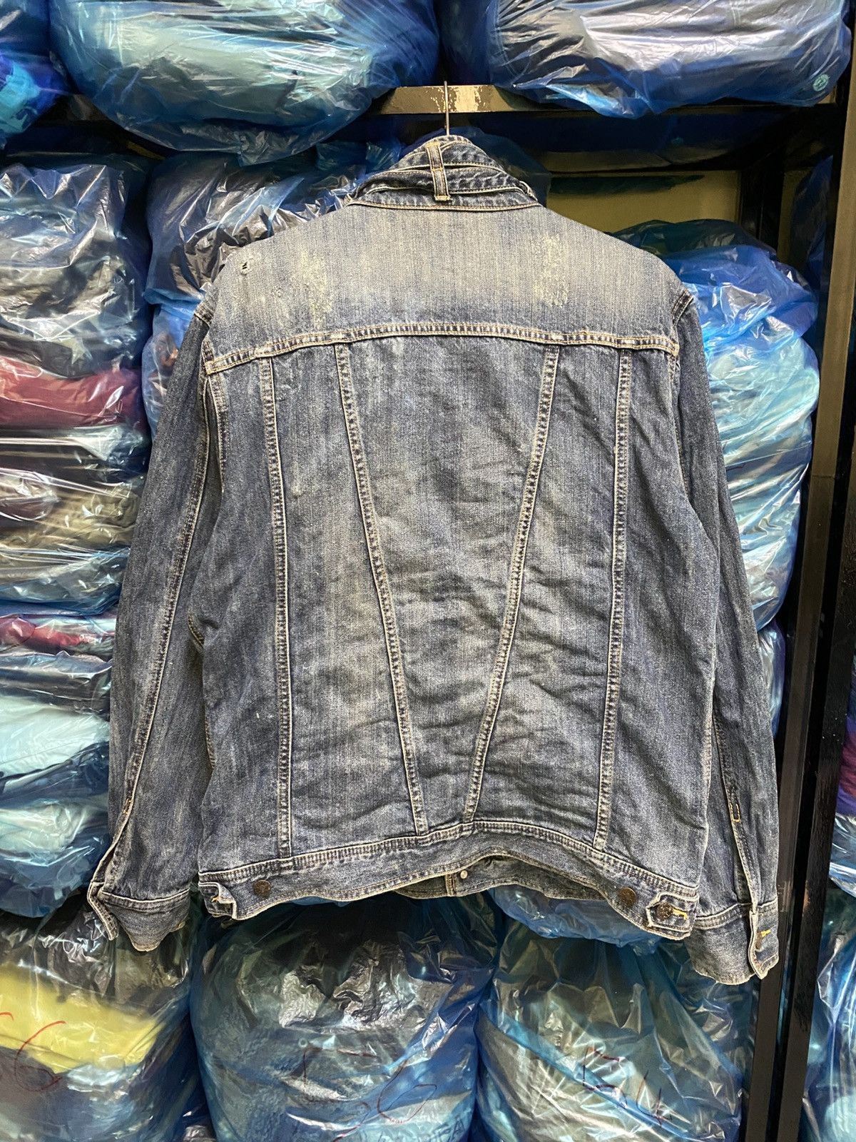 Japanese Brand Vintage Distressed Denim Jacket with Western Pocket Trim Size US L / EU 52-54 / 3 - 8 Thumbnail