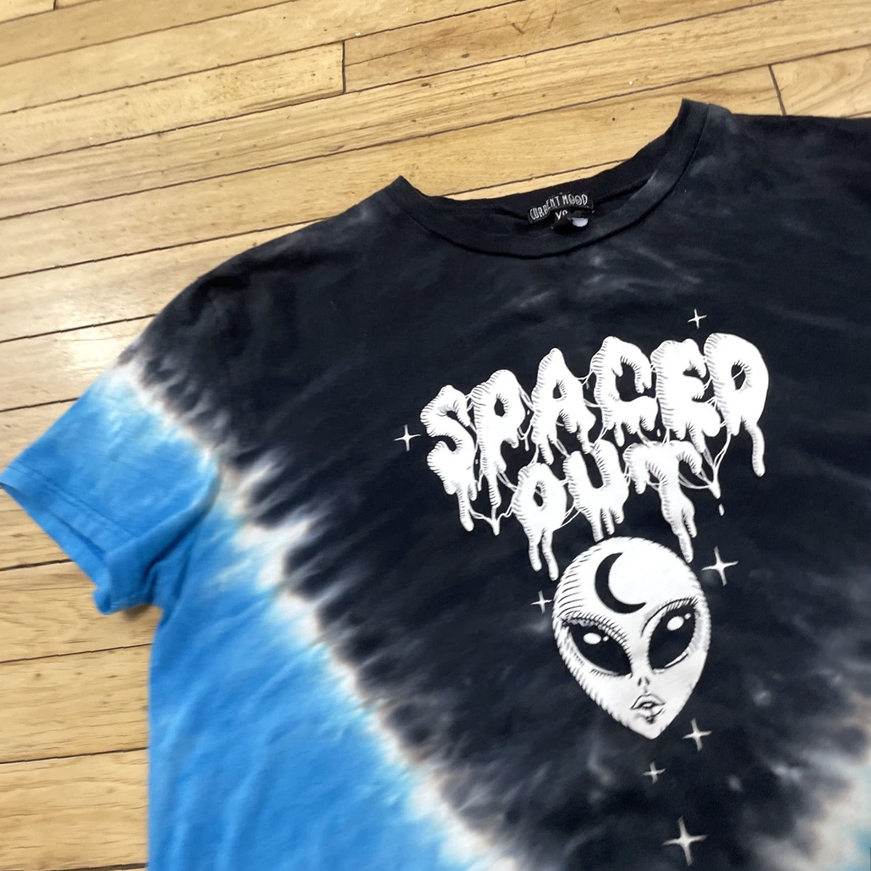 Current Mood CURRENT MOOD Alien Spaced Out T Shirt Graphic Tee Black Blue Tie Dye Crew Neck XS fits L Men Shirt Size US L / EU 52-54 / 3 - 5 Thumbnail
