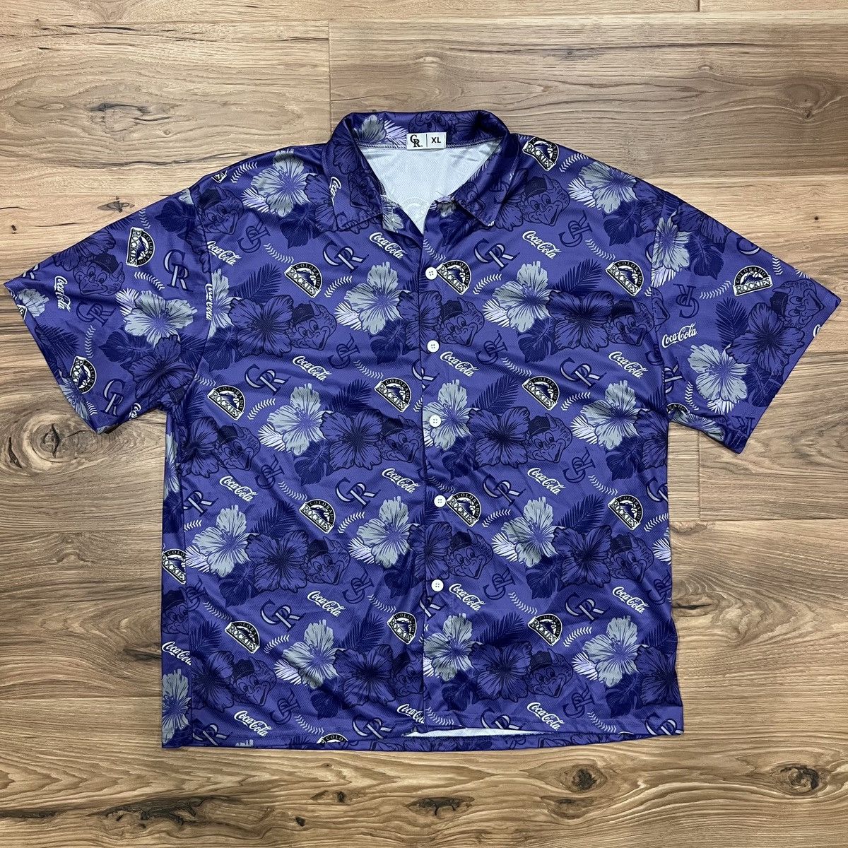 MLB Colorado Rockies MLB Coca-Cola Hawaiian Button Down Shirt XL Size US XL / EU 56 / 4 - 1 Thumbnail