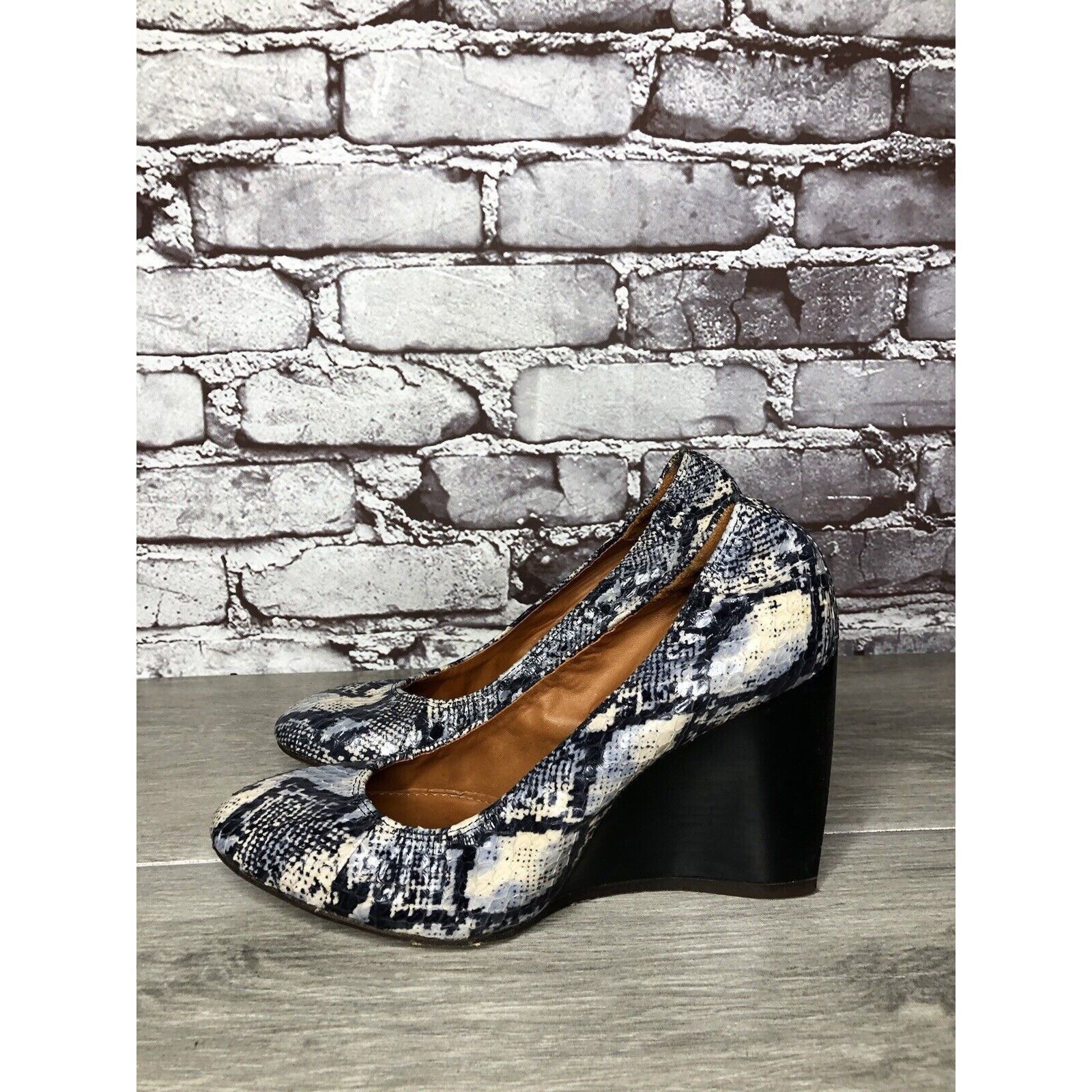 Lanvin LANVIN Ivory Blue Leather Snake Skin Pumps High Wedges Shoes Size US 9.5 / IT 39.5 - 1 Thumbnail