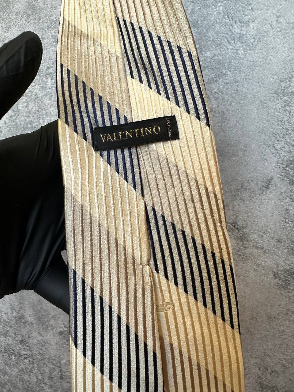 Valentino Valentino Vintage Silk Tie Striped Made in Italy 100% Silk Size ONE SIZE - 4 Thumbnail