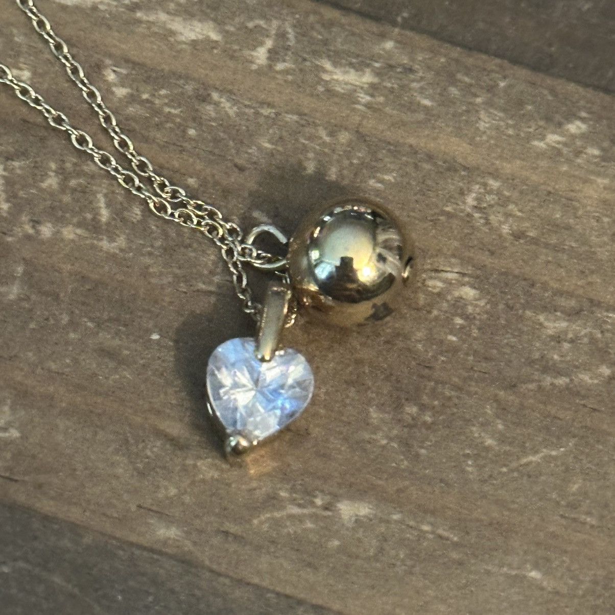 Other Gold tone rhinestone heart and ball pendant necklace Size ONE SIZE - 4 Thumbnail