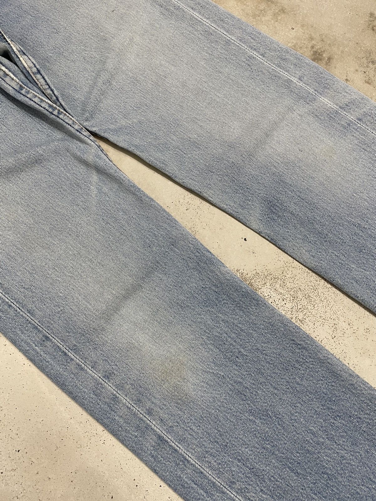 Levi's Vintage Levi’s 501 Light Wash Buttonfly Distressed USA Made Size US 27 - 14 Thumbnail