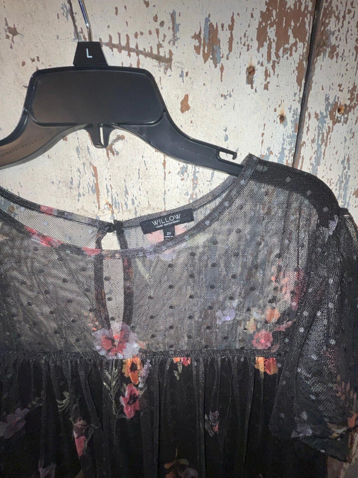 Designer Willow Young Contemporary blouse black floral size 2X Size XXL / US 16-18 / IT 52-54 - 2 Thumbnail
