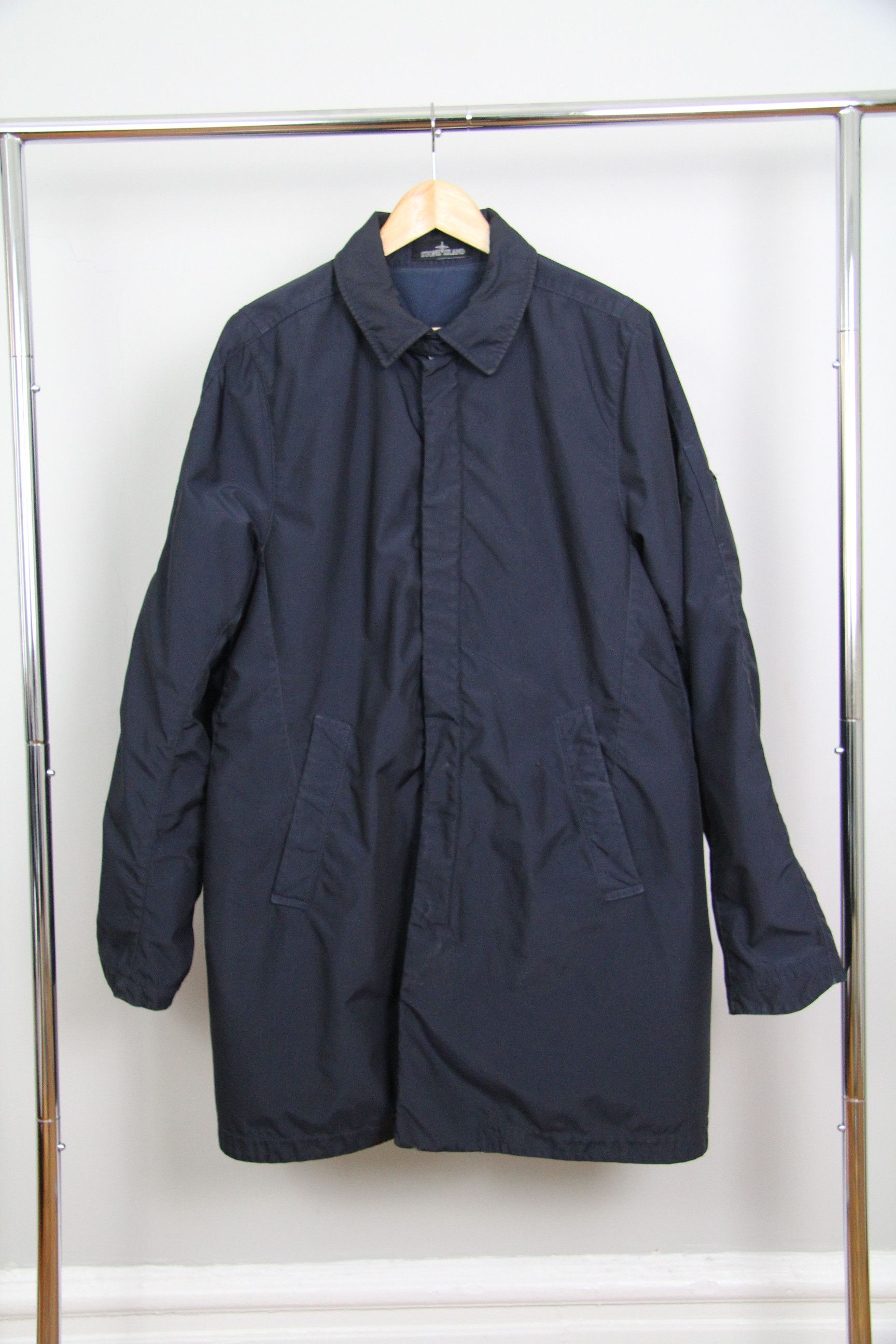 image of Stone Island Shadow Project Down-Filled Zip Car Coat in Navy, Men's (Size Large)