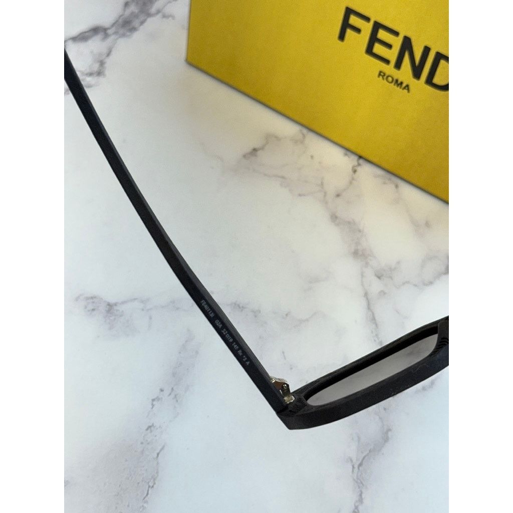 Fendi NEW Fendi FE40113I Black Shadow Unisex Sunglasses $500 Size ONE SIZE - 7 Thumbnail