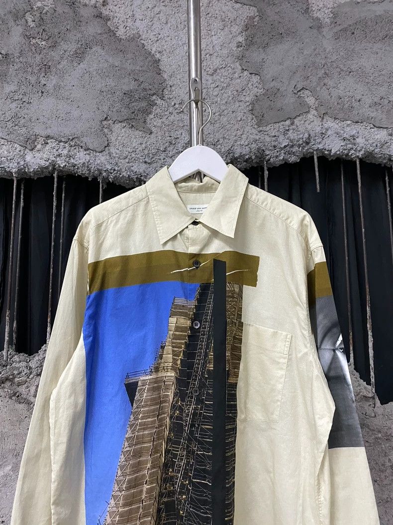 DRIES VAN NOTEN A white long-sleeved shirt coat