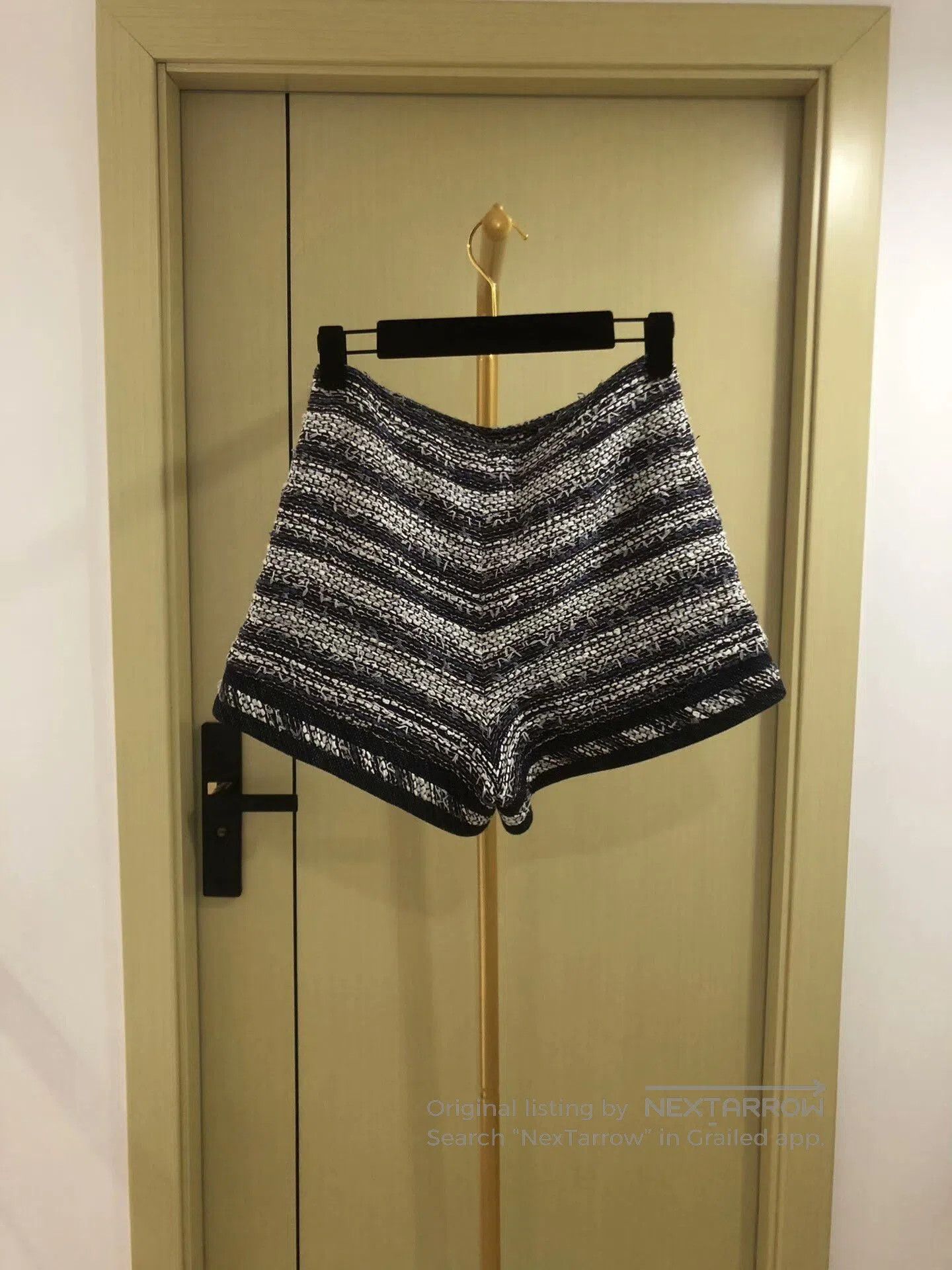 Chanel Chanel Tweed Shorts Authentic Women's Wear. Size 27" / US 4 / IT 40 - 1 Thumbnail
