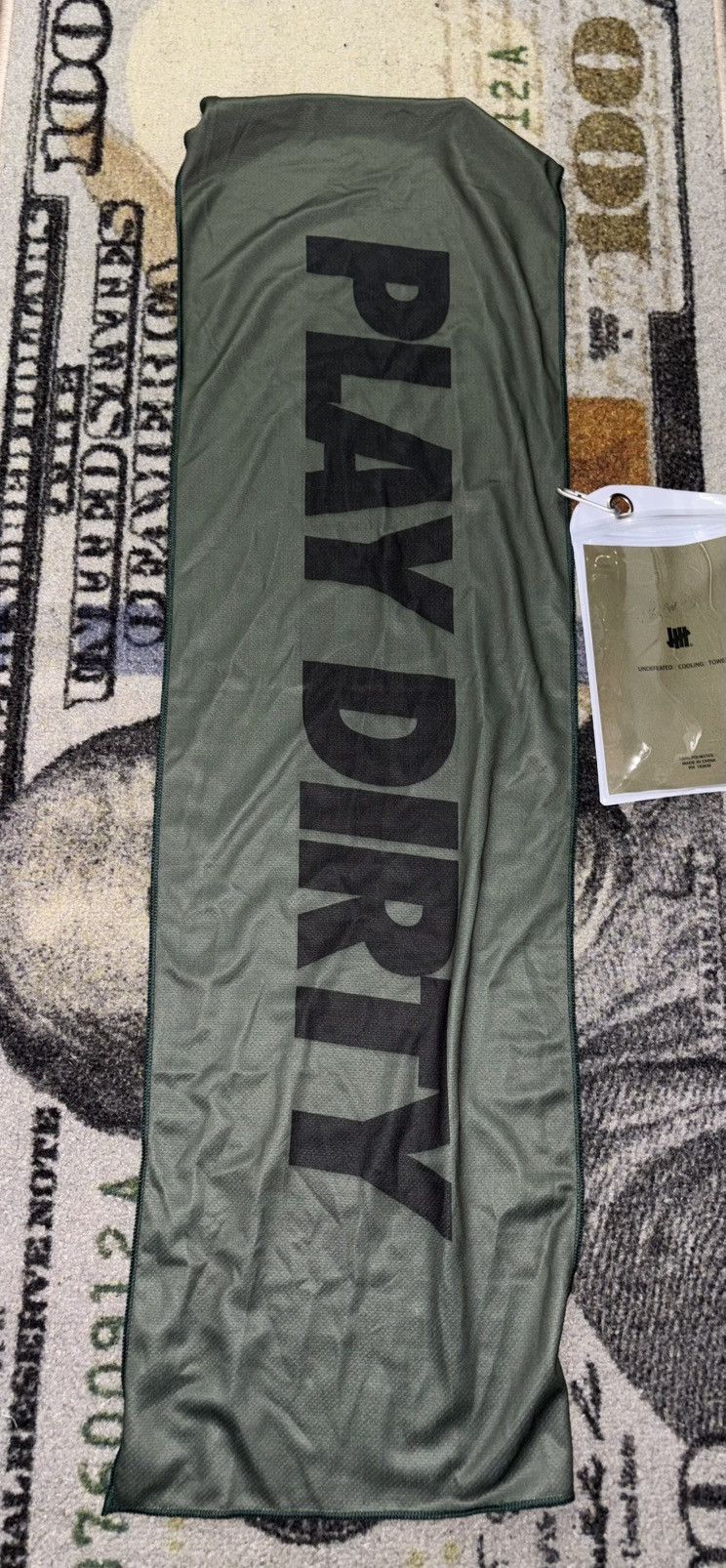 Undefeated Undefeated Play Dirty Long Cooling Towel Size ONE SIZE - 4 Thumbnail