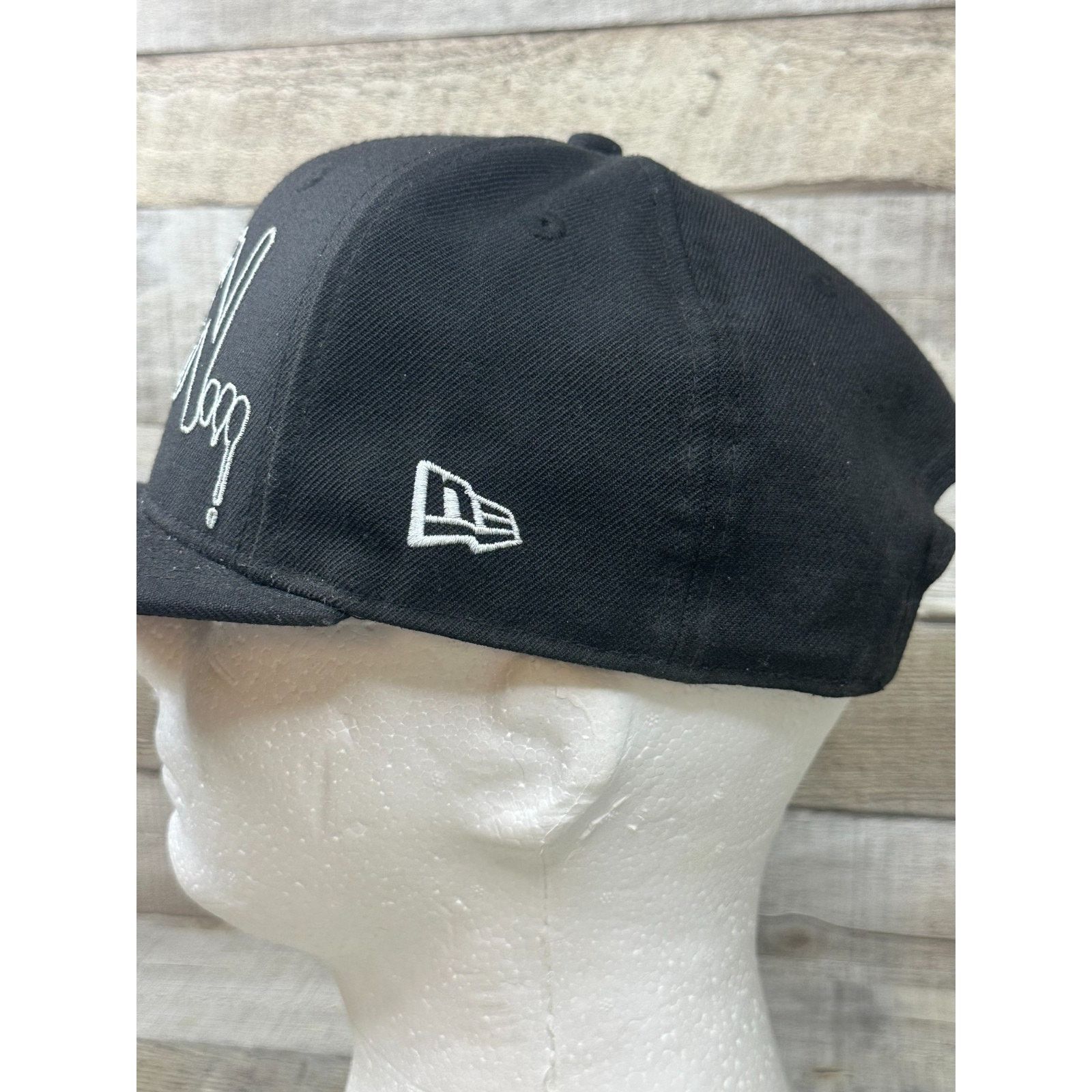 New Era Doom Metal Face Villain New Era Snapback 9Fifty 100% Wool Size ONE SIZE - 3 Thumbnail