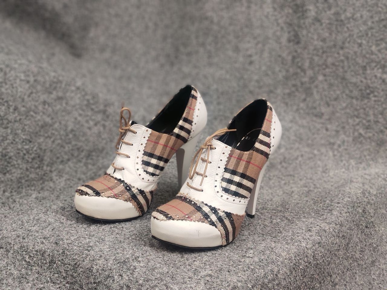Burberry Vintage Burberry London Nova Check Leather Heels Shoes Y2K Size US 7 / IT 37 - 4 Thumbnail