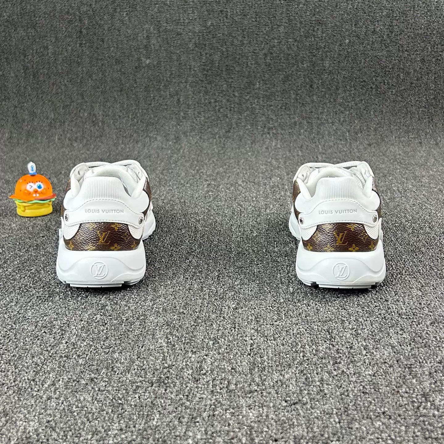 Louis Vuitton LV White Monogram Sneakers Worn Twice Size 37 HB6660 Size US 6.5 / IT 36.5 - 5 Thumbnail