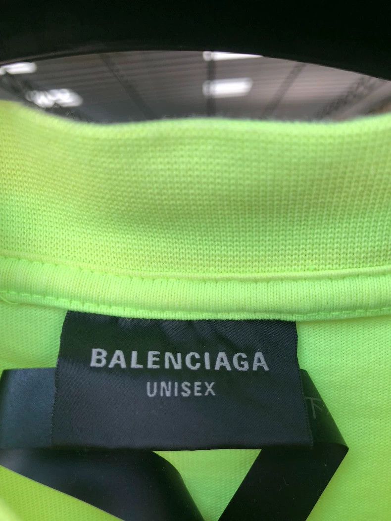 Balenciaga Balenciaga Fluorescent green short sleeve Size US M / EU 48-50 / 2 - 2 Thumbnail