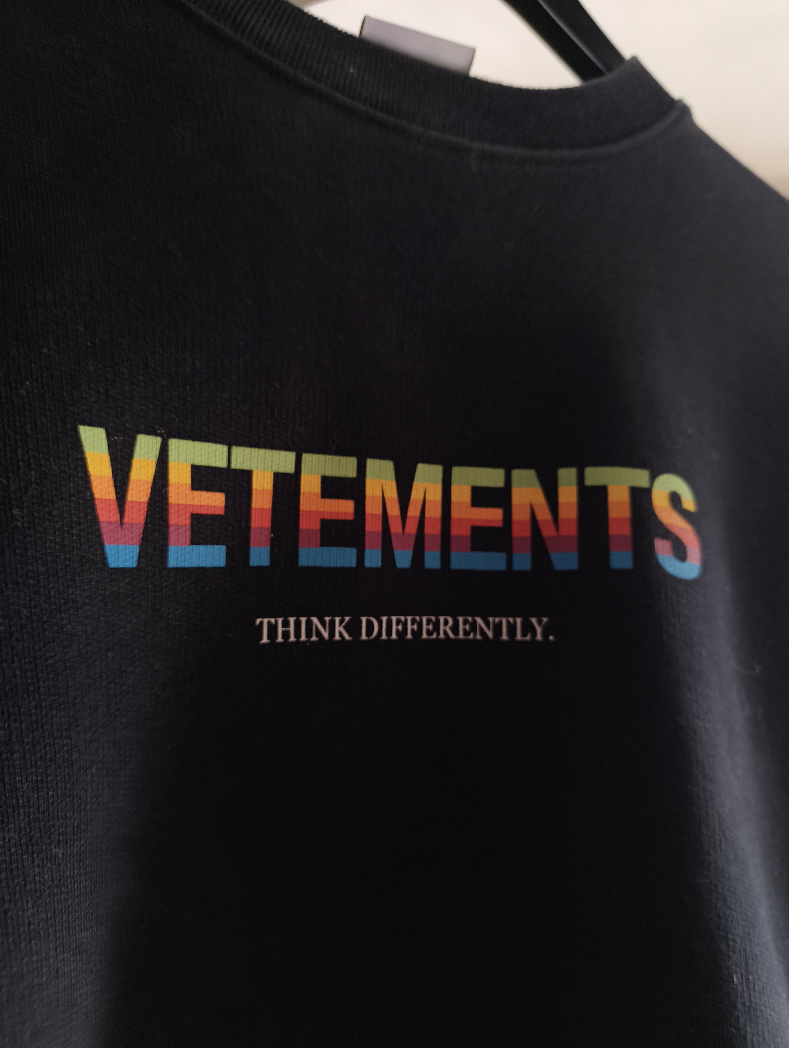 Vetements Vetements "think differently" Sweater Size US S / EU 44-46 / 1 - 2 Thumbnail