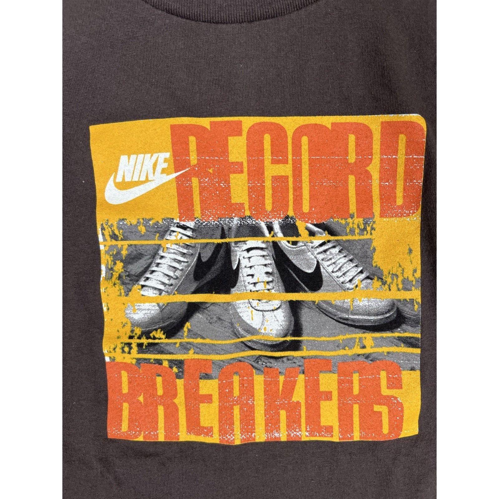 Nike Vintage Nike T-Shirt Record Breakers Shoes Y2K Silver Tag Si Size US XL / EU 56 / 4 - 2 Thumbnail