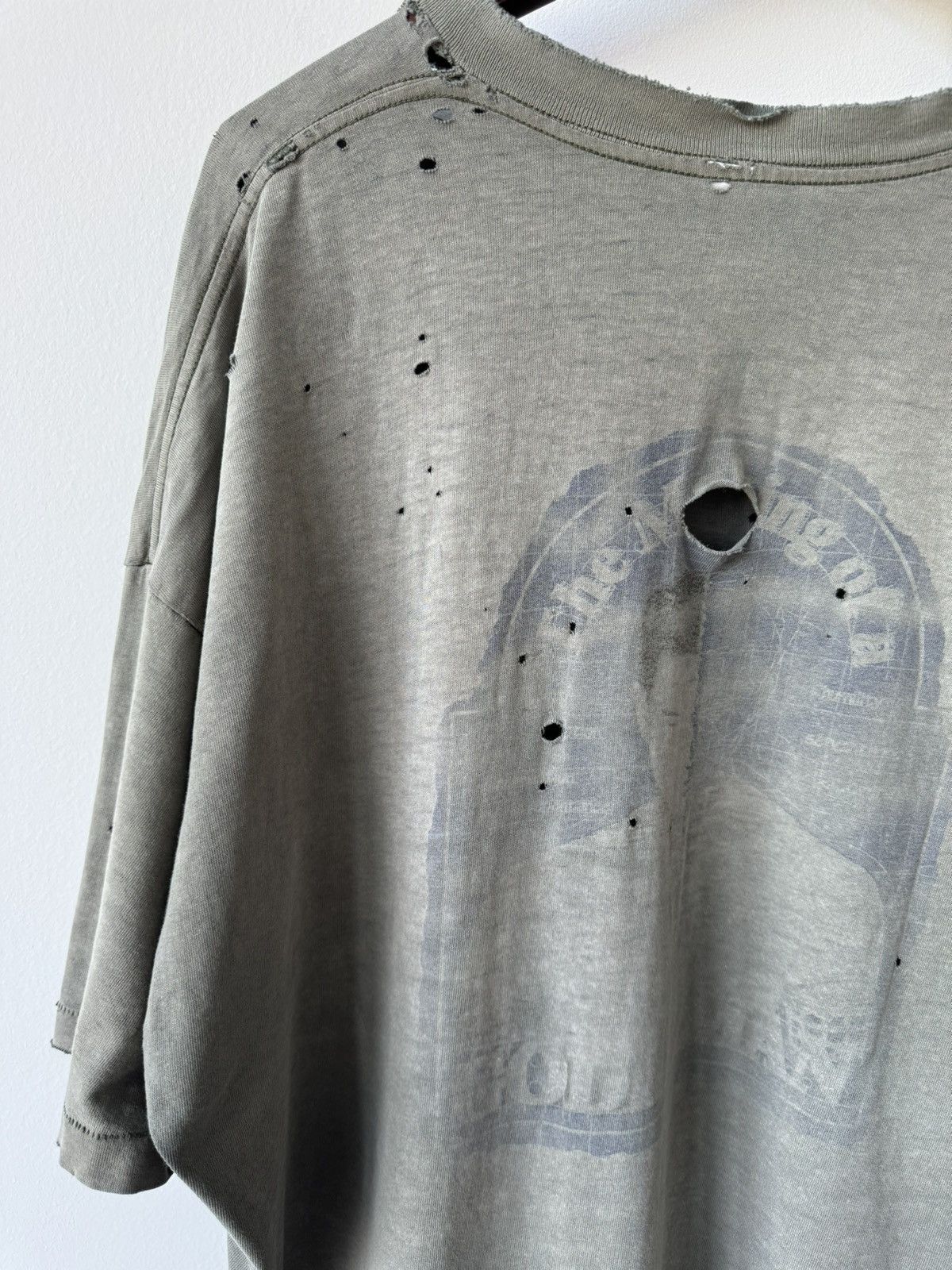 Vintage VINTAGE THRASHED OVERSIZED FADED T SHIRT 90s Size US XL / EU 56 / 4 - 7 Thumbnail