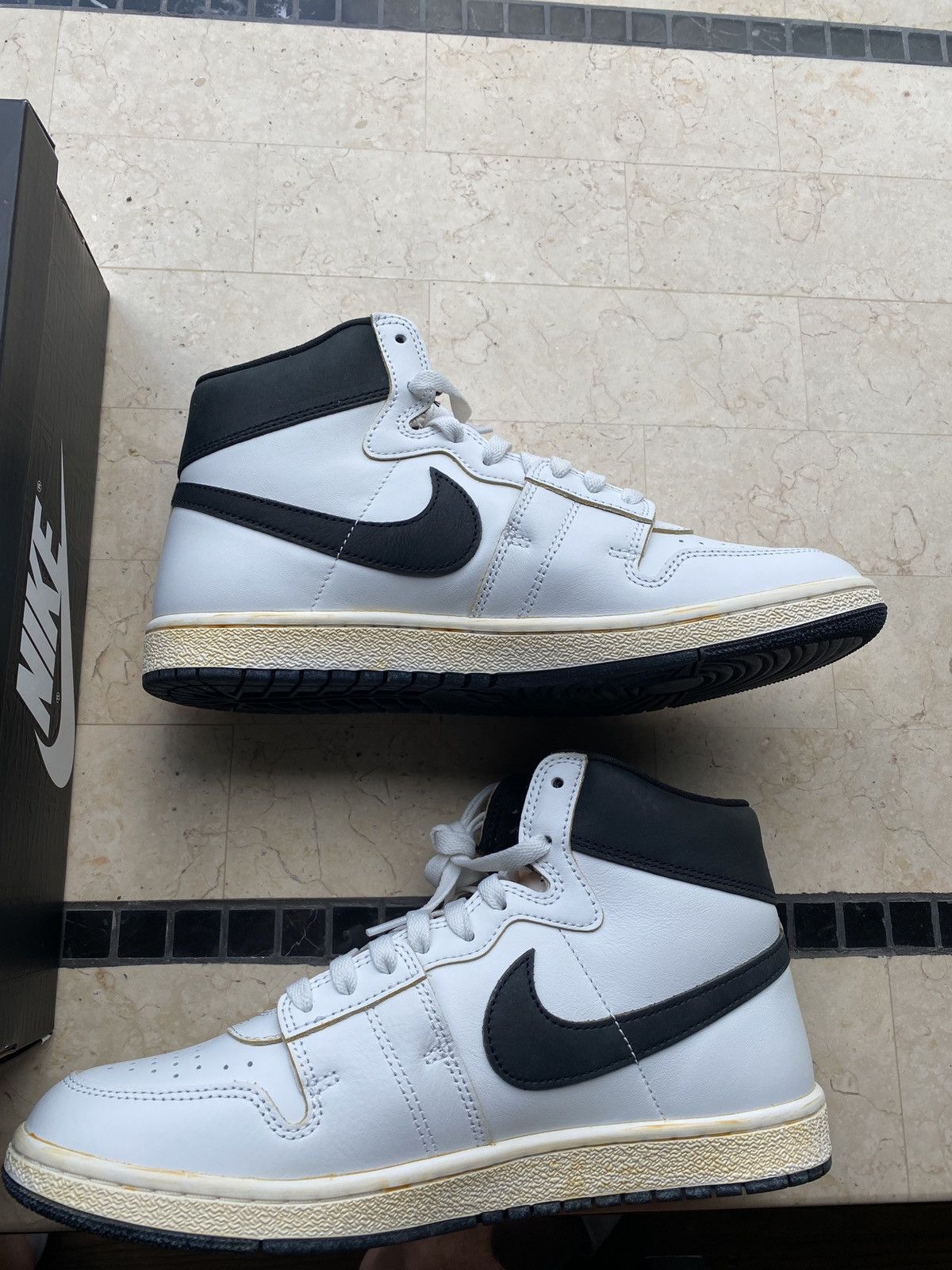 image of A Ma Maniere x Nike Amm Airship Shoes in White, Men's (Size 10)