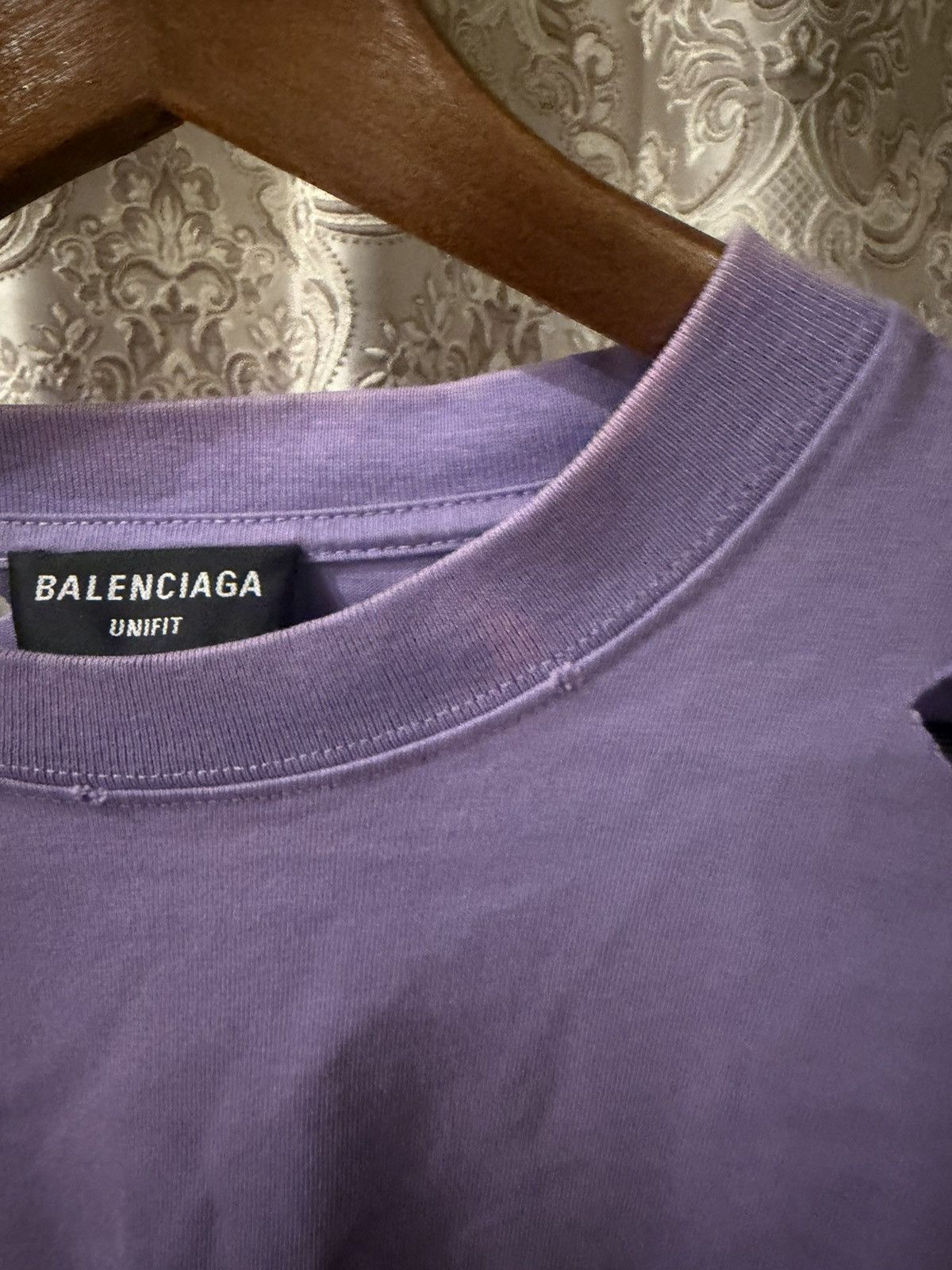 Balenciaga Balenciaga destroyed purple T-Shirt Size US M / EU 48-50 / 2 - 3 Thumbnail