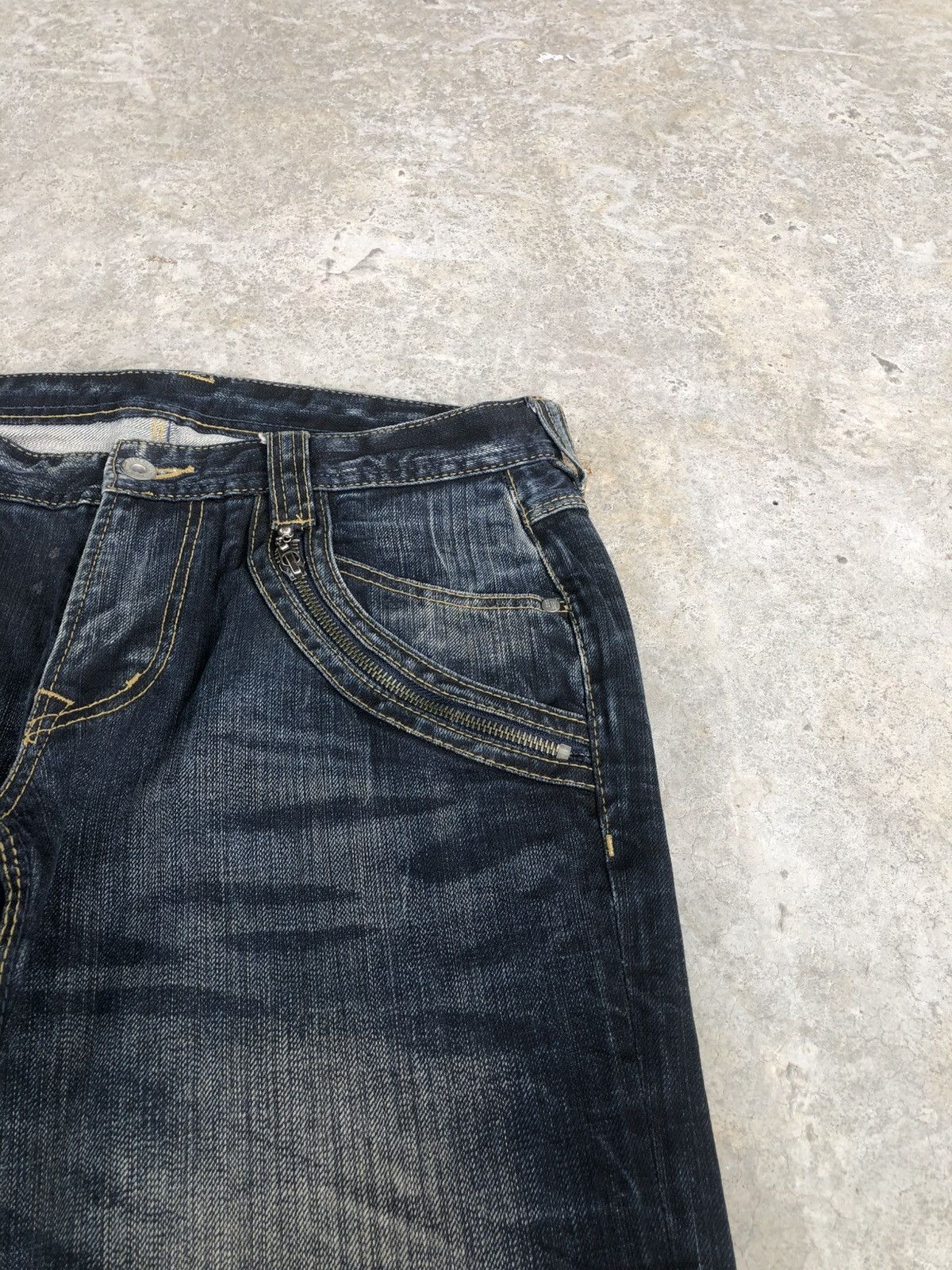 If Six Was Nine Japanese Nicole Flared Jeans Distressed Denim Size US 32 / EU 48 - 14 Thumbnail