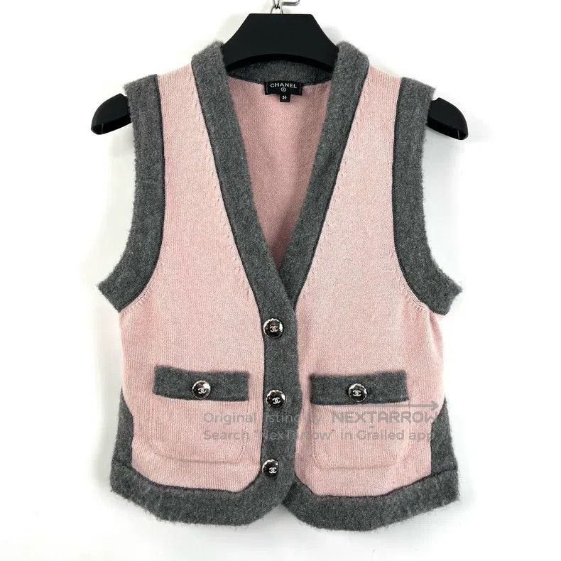 Chanel Chanel Gray and pink colour-block knitted vest Size XS / US 0-2 / IT 36-38 - 1 Thumbnail